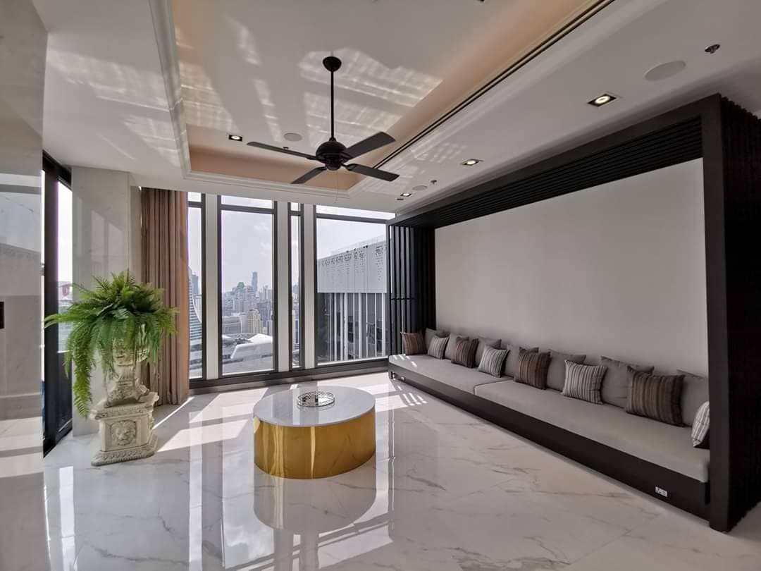 1495 – 104_living_room.jpg