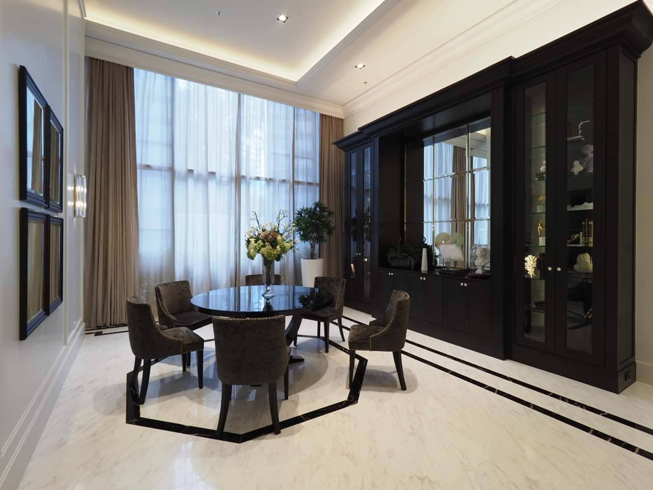 1495 – 106_living_room.jpg