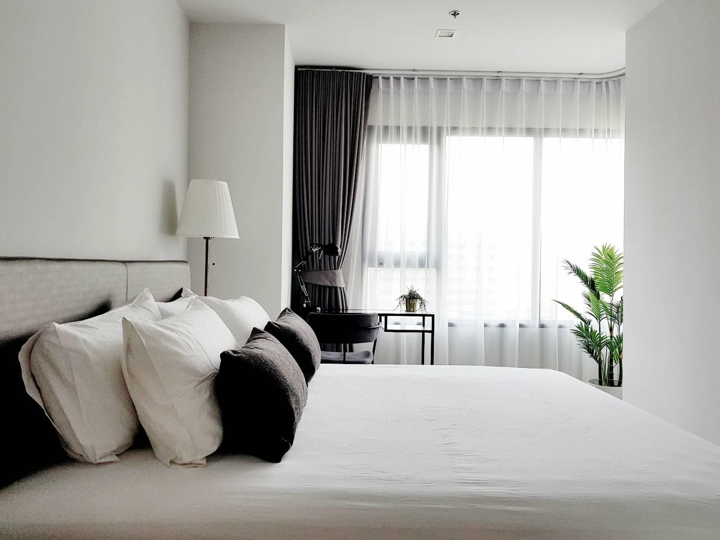 1495 – 201_bedroom.jpg