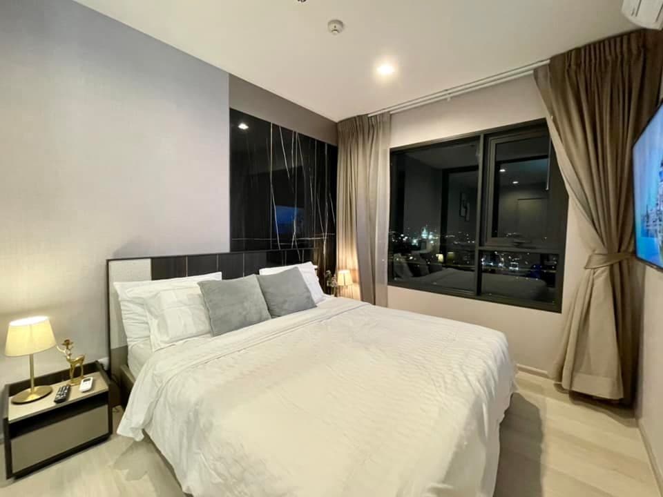 1501 – 101_living_room.jpg