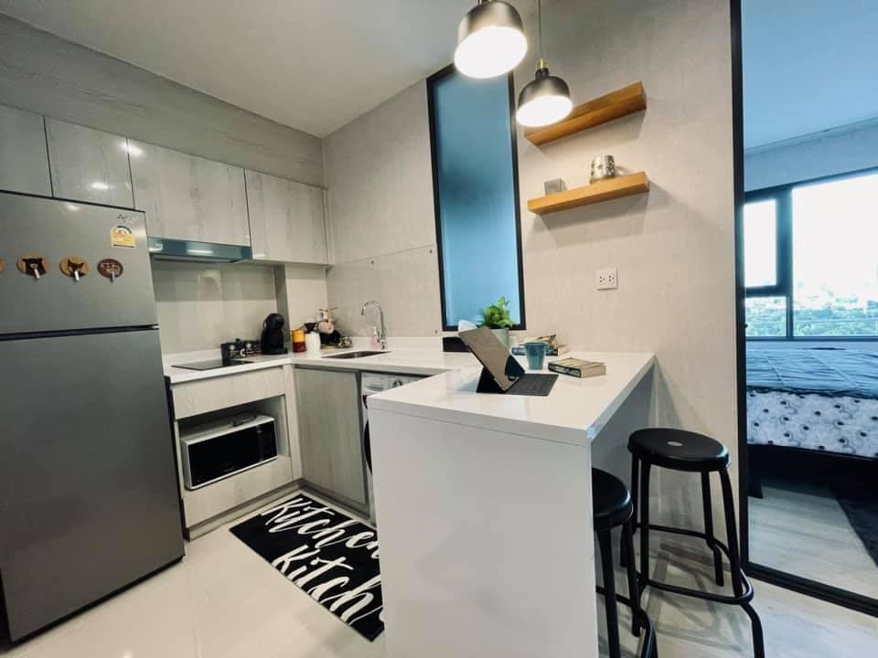 1504 – 401_kitchen.jpg