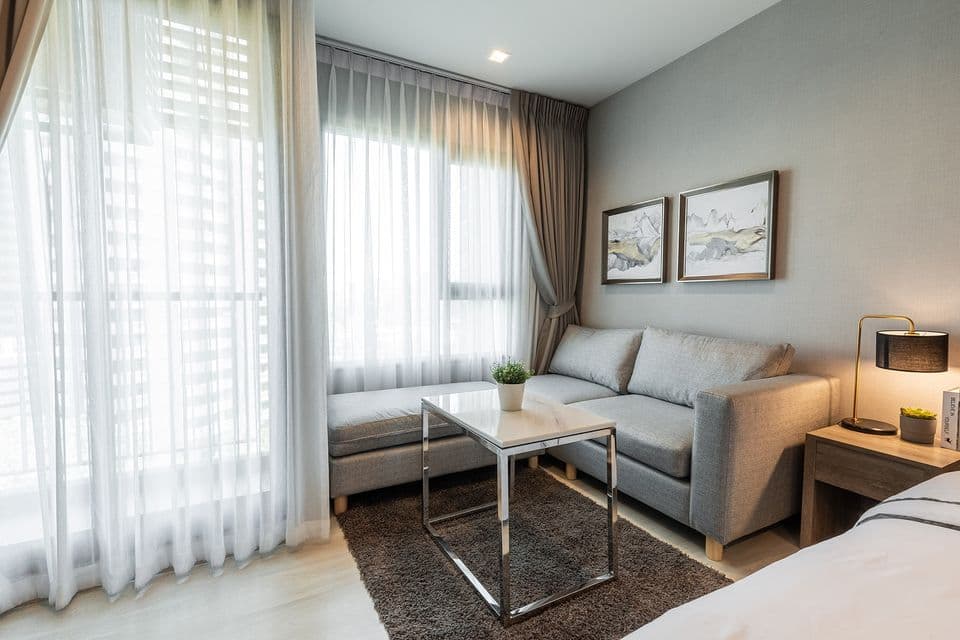 1506 – 105_living_room.jpg