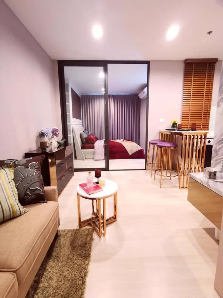 1507 – 101_living_room.jpg