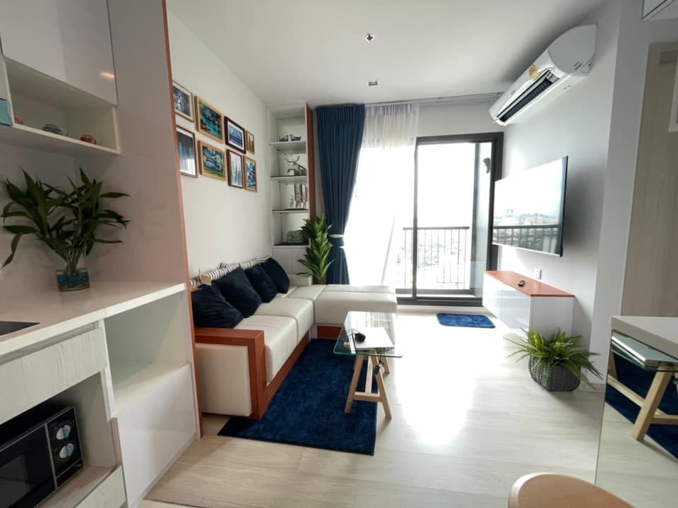 1509 – 101_living_room.jpg