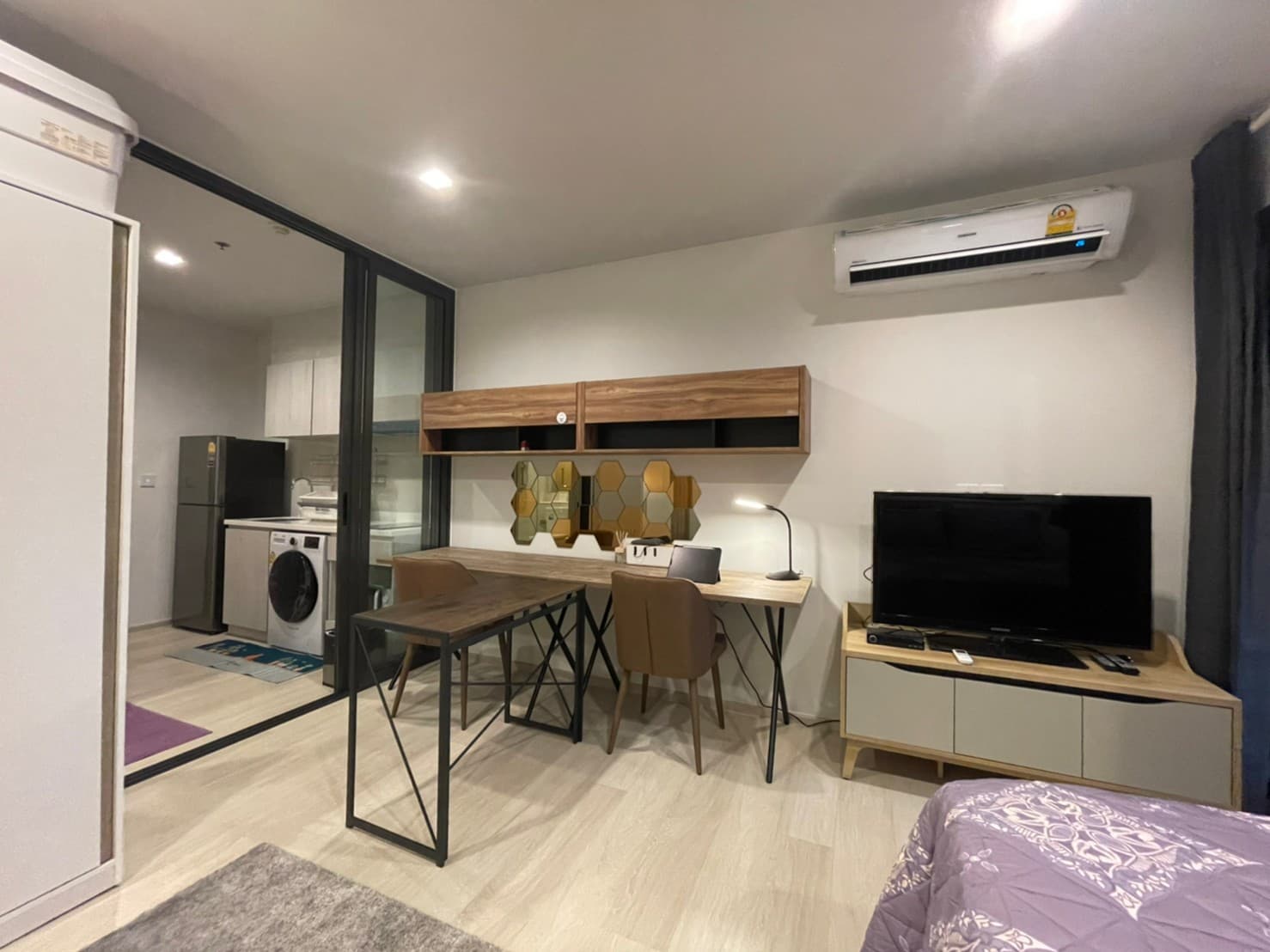 1514 – 102_living_room.jpg
