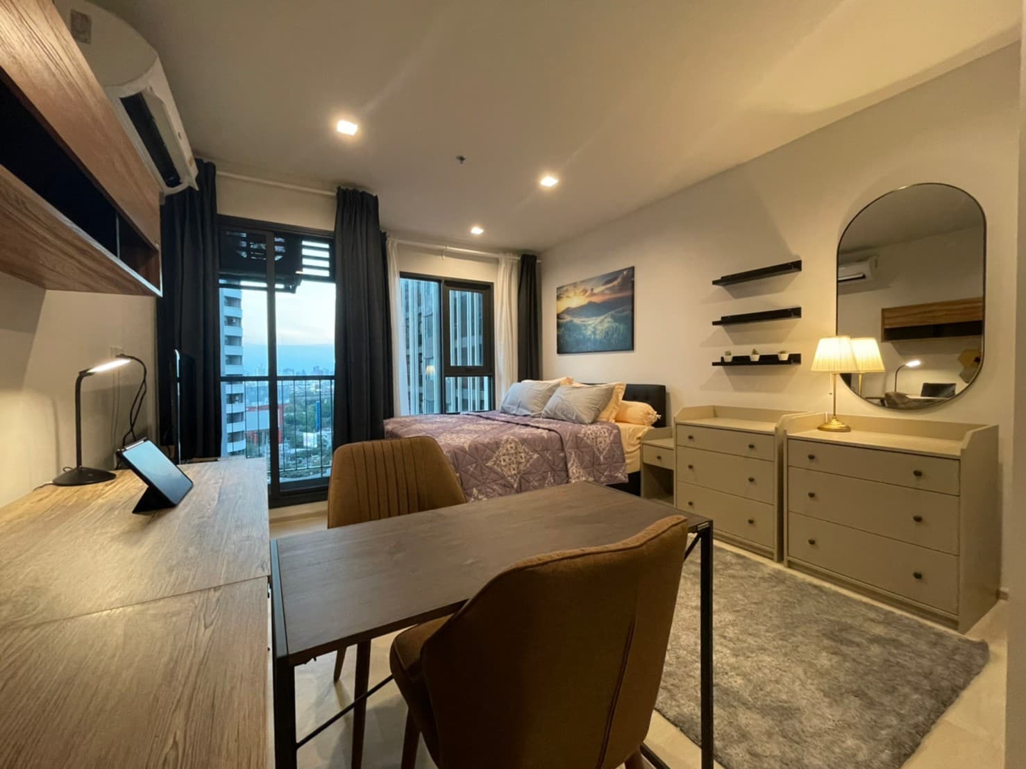 1514 – 201_bedroom.jpg