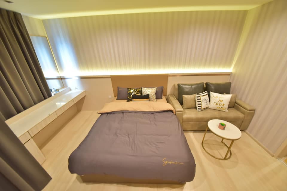 1515 – 101_living_room.jpg