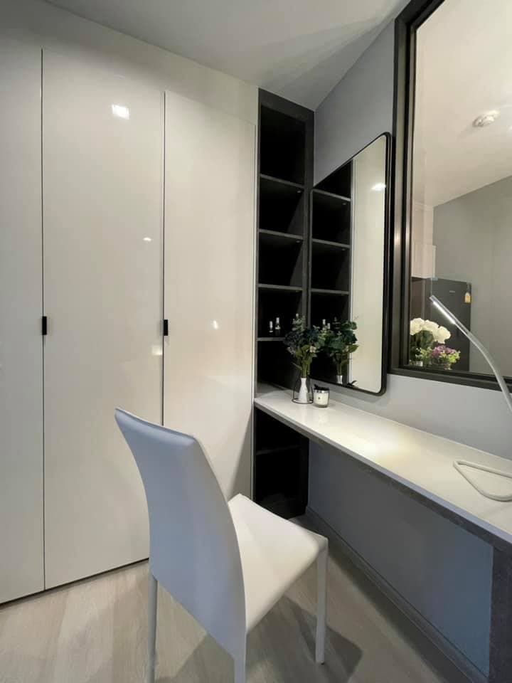 1516 – 302_bathroom.jpg