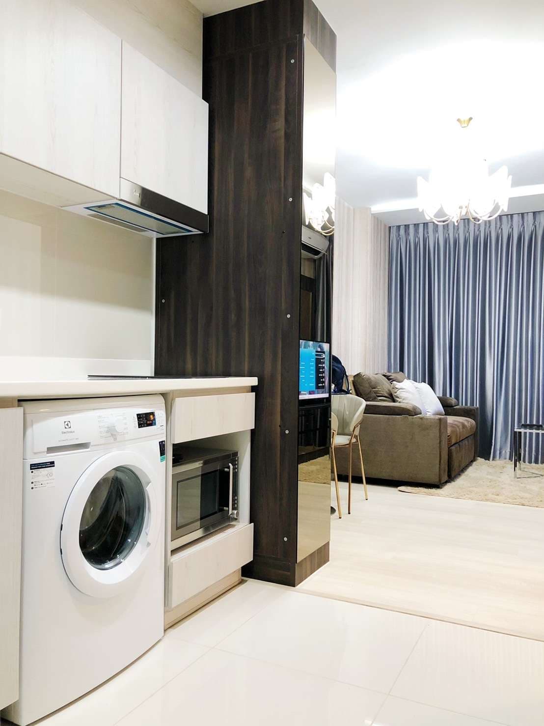 1517 – 103_living_room.jpg