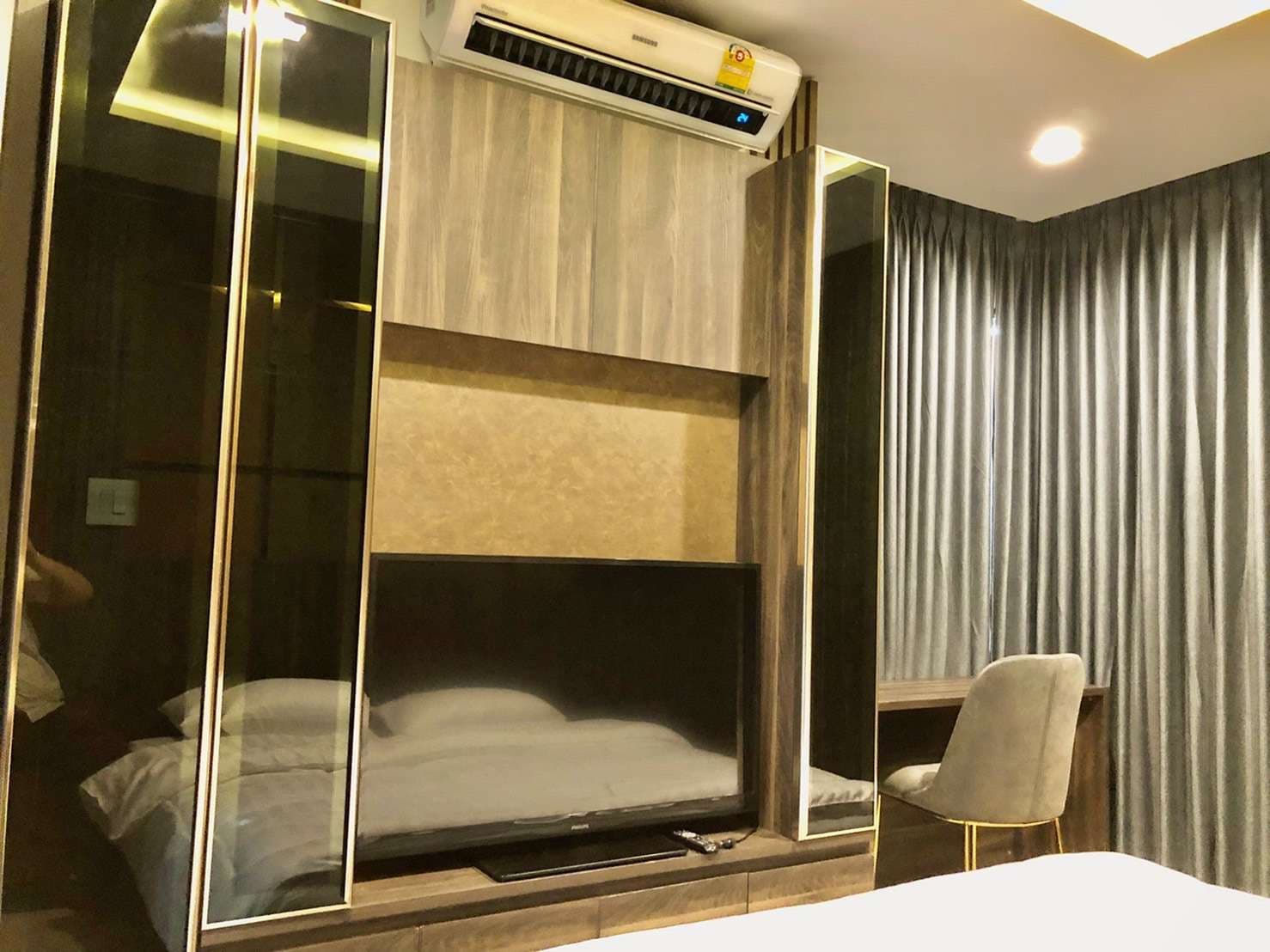 1517 – 202_bedroom.jpg