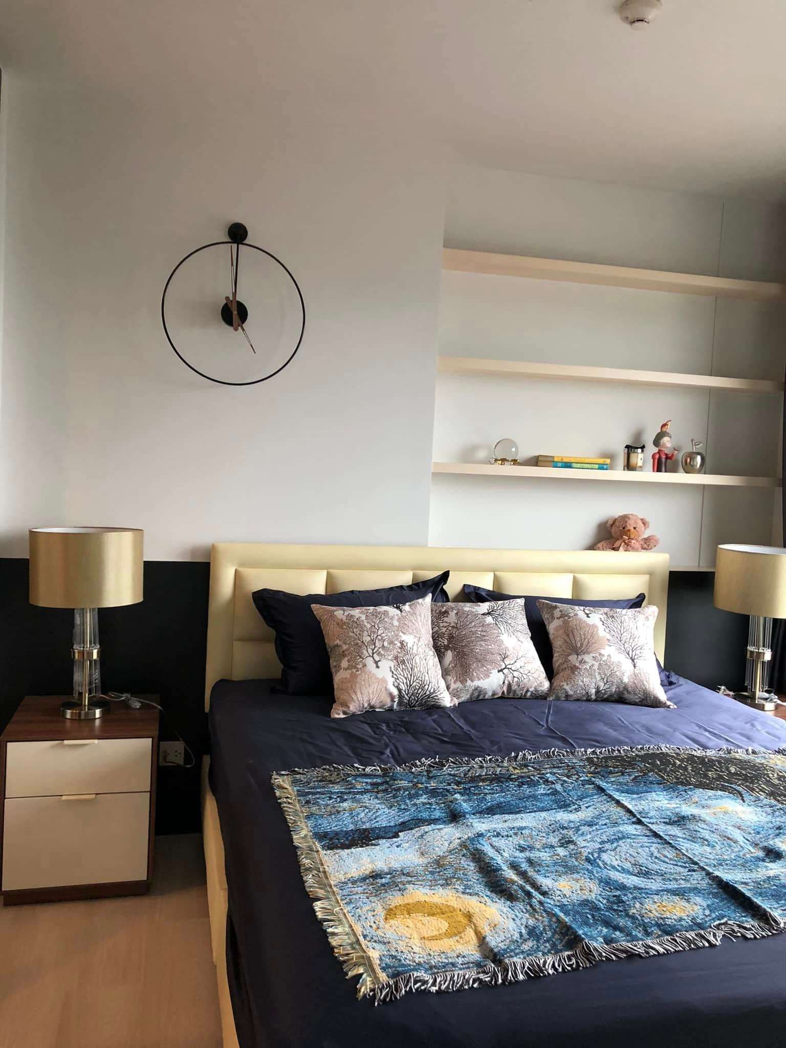 1518 – 202_bedroom.jpg