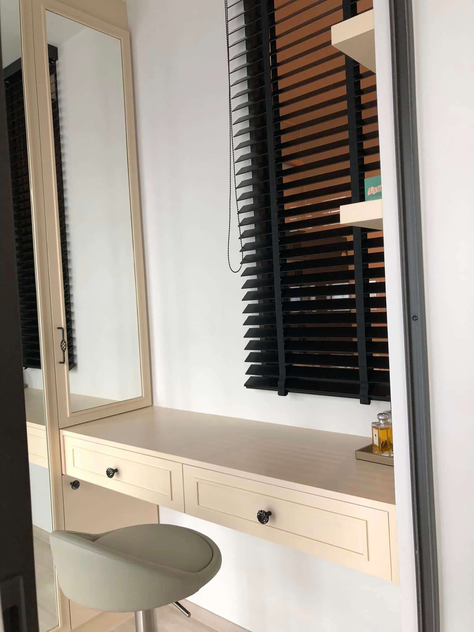 1518 – 302_bathroom.jpg
