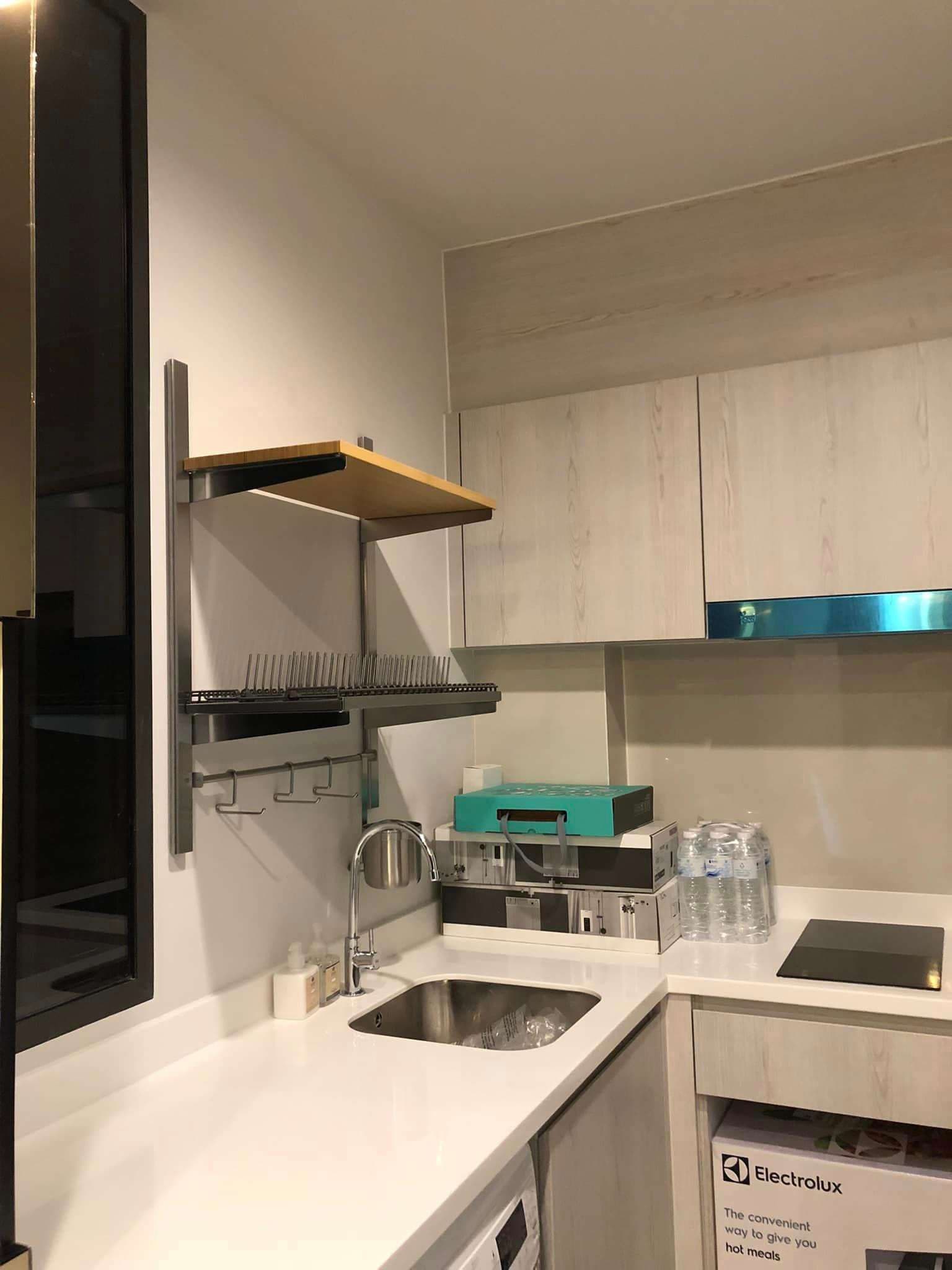 1518 – 402_kitchen.jpg
