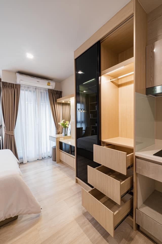 1520 – 102_living_room.jpg
