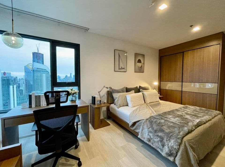 1522 – 102_living_room.jpg
