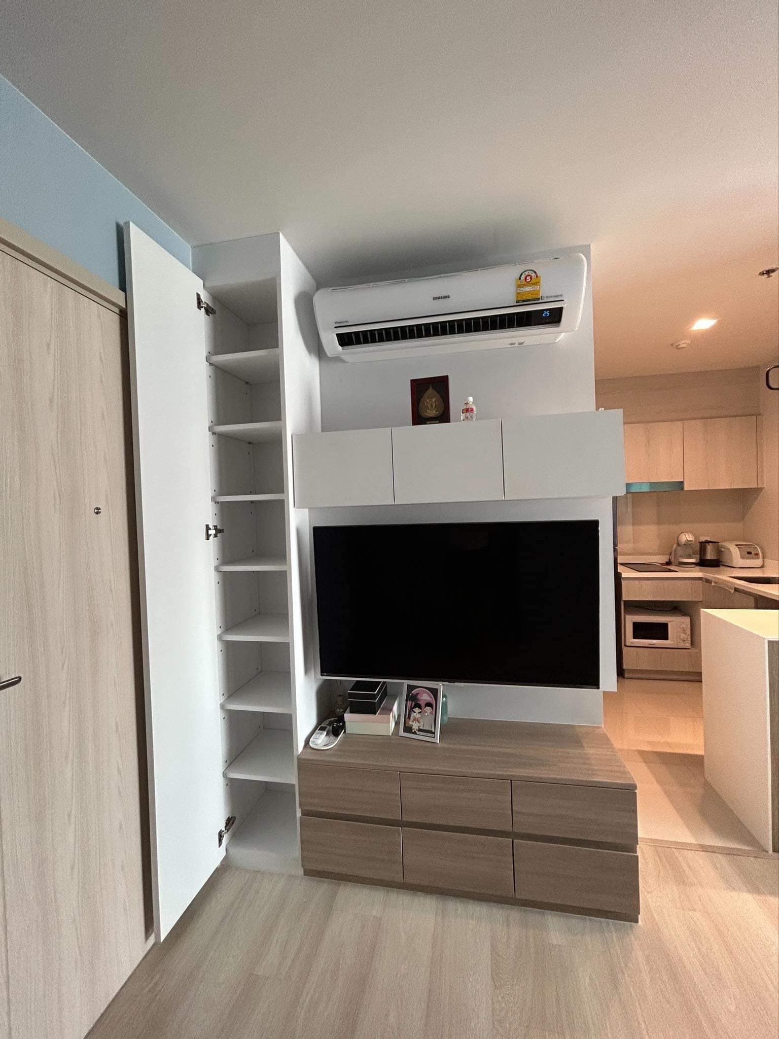 1524 – 101_living_room.jpg