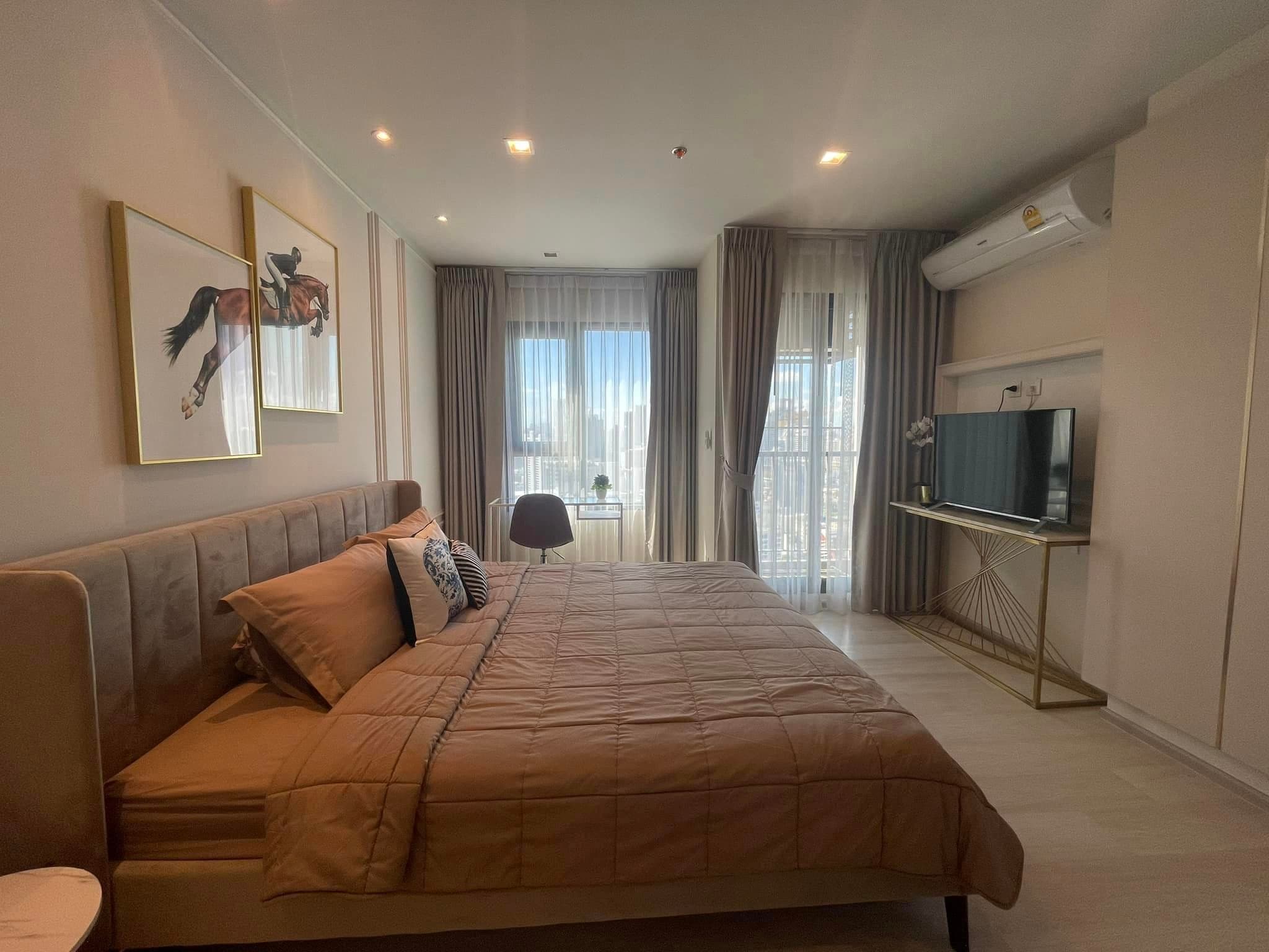 1525 – 202_bedroom.jpg