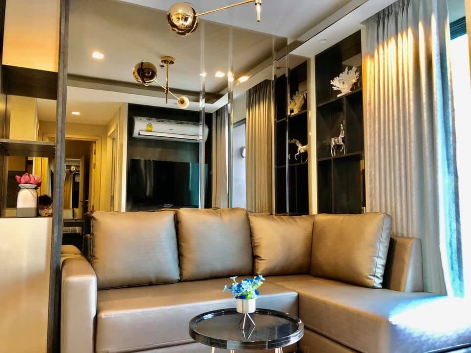 1527 – 101_living_room.jpg