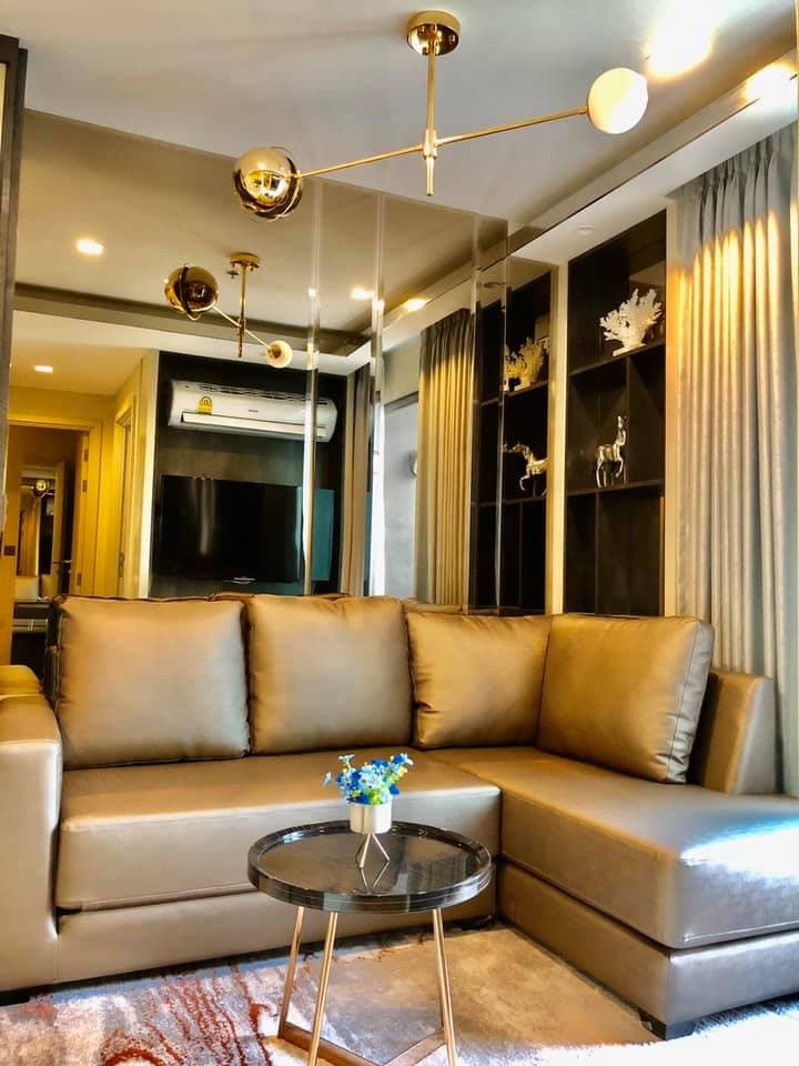 1527 – 102_living_room.jpg