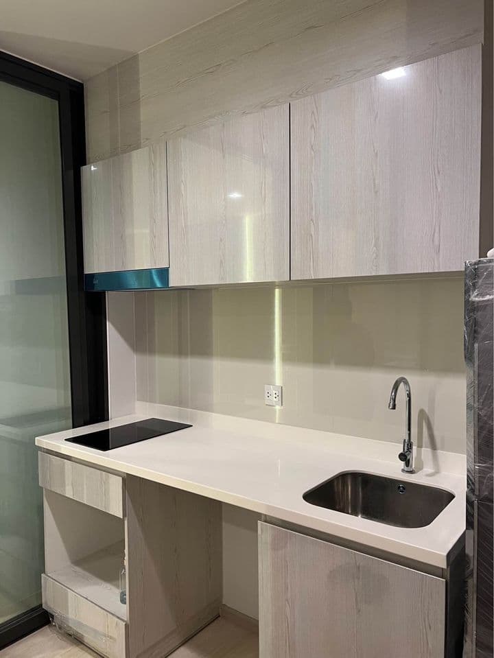 1528 – 401_kitchen.jpg