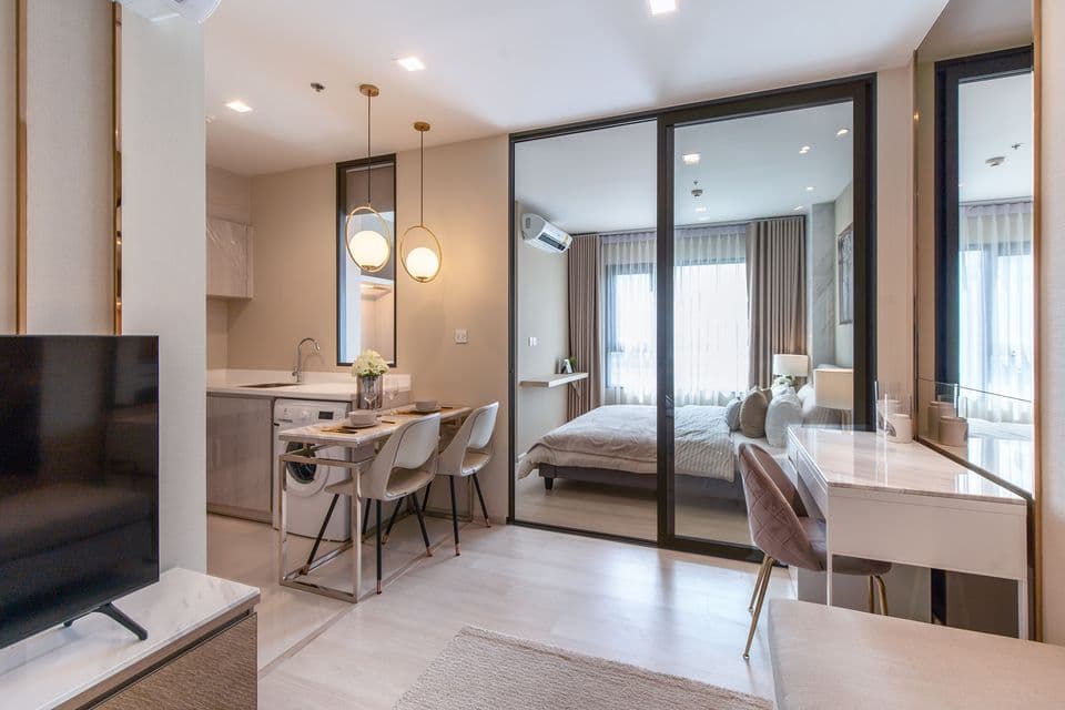 1529 – 102_living_room.jpg