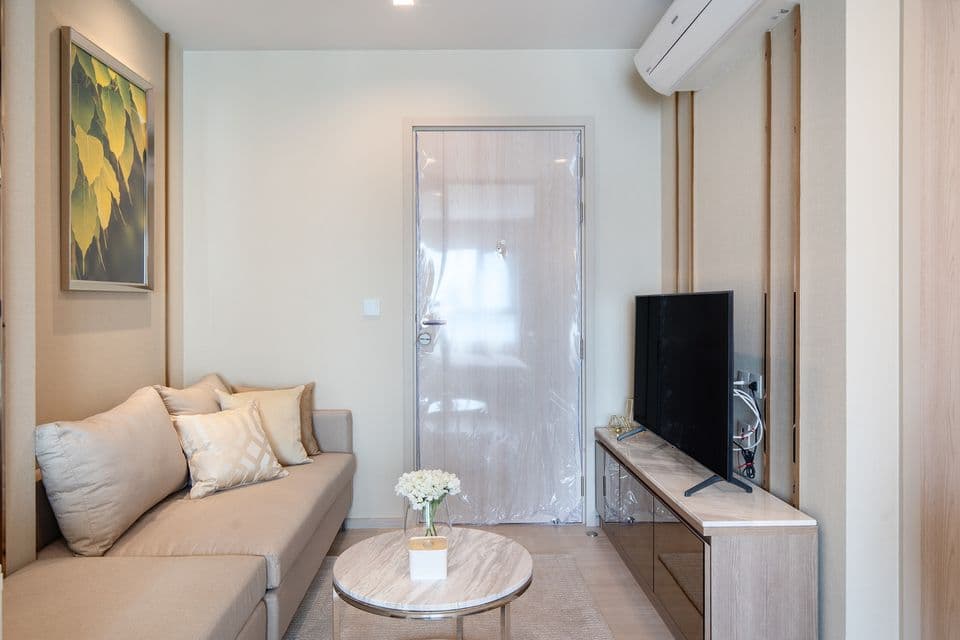 1529 – 107_living_room.jpg