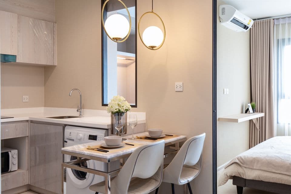 1529 – 302_bathroom.jpg