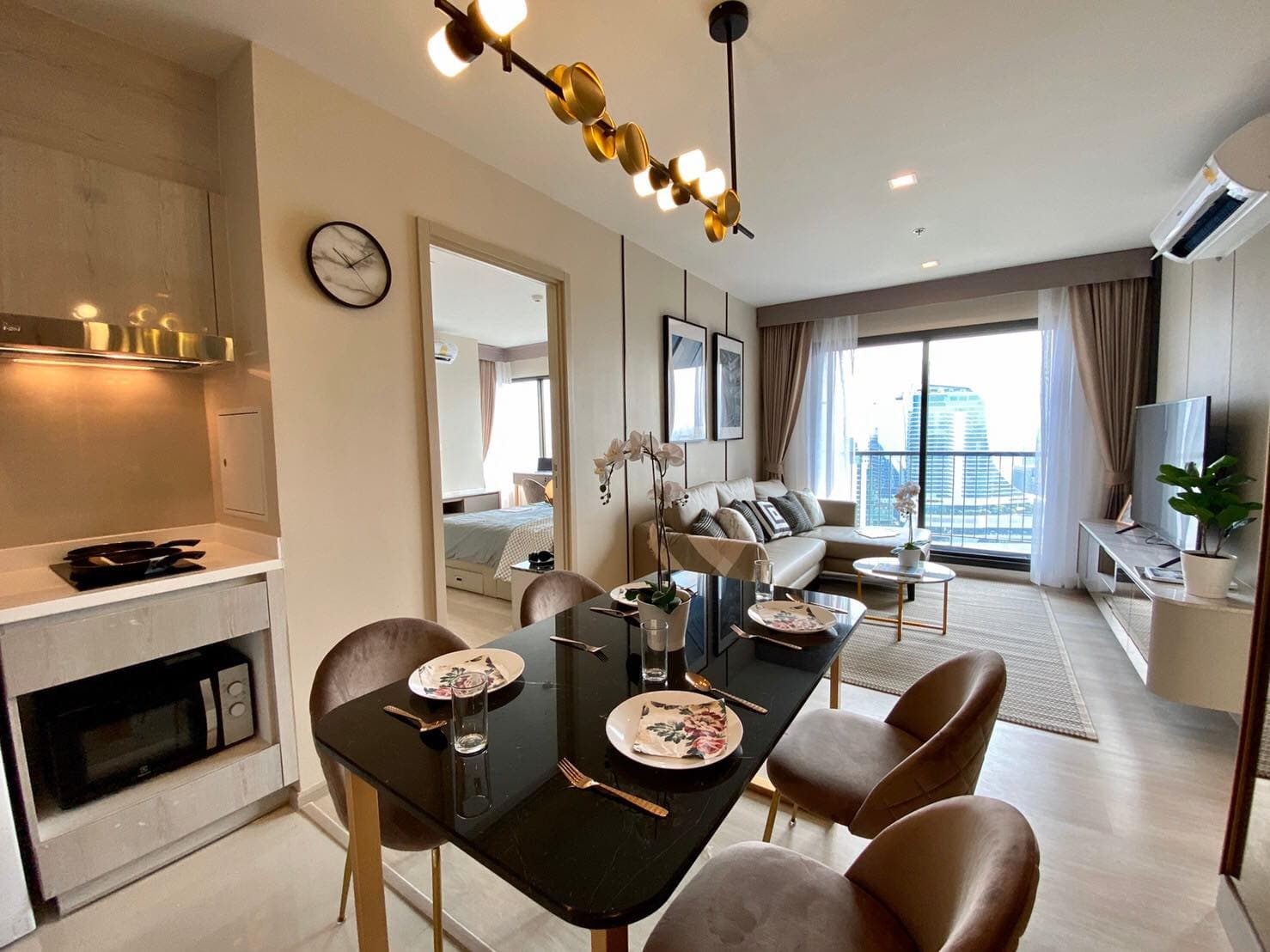 1530 – 101_living_room.jpg