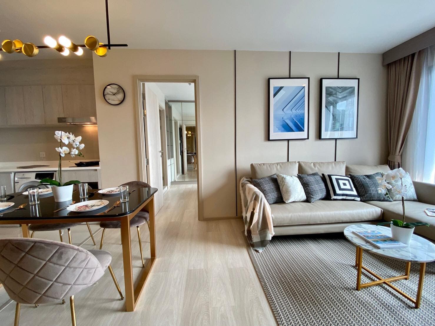 1530 – 103_living_room.jpg