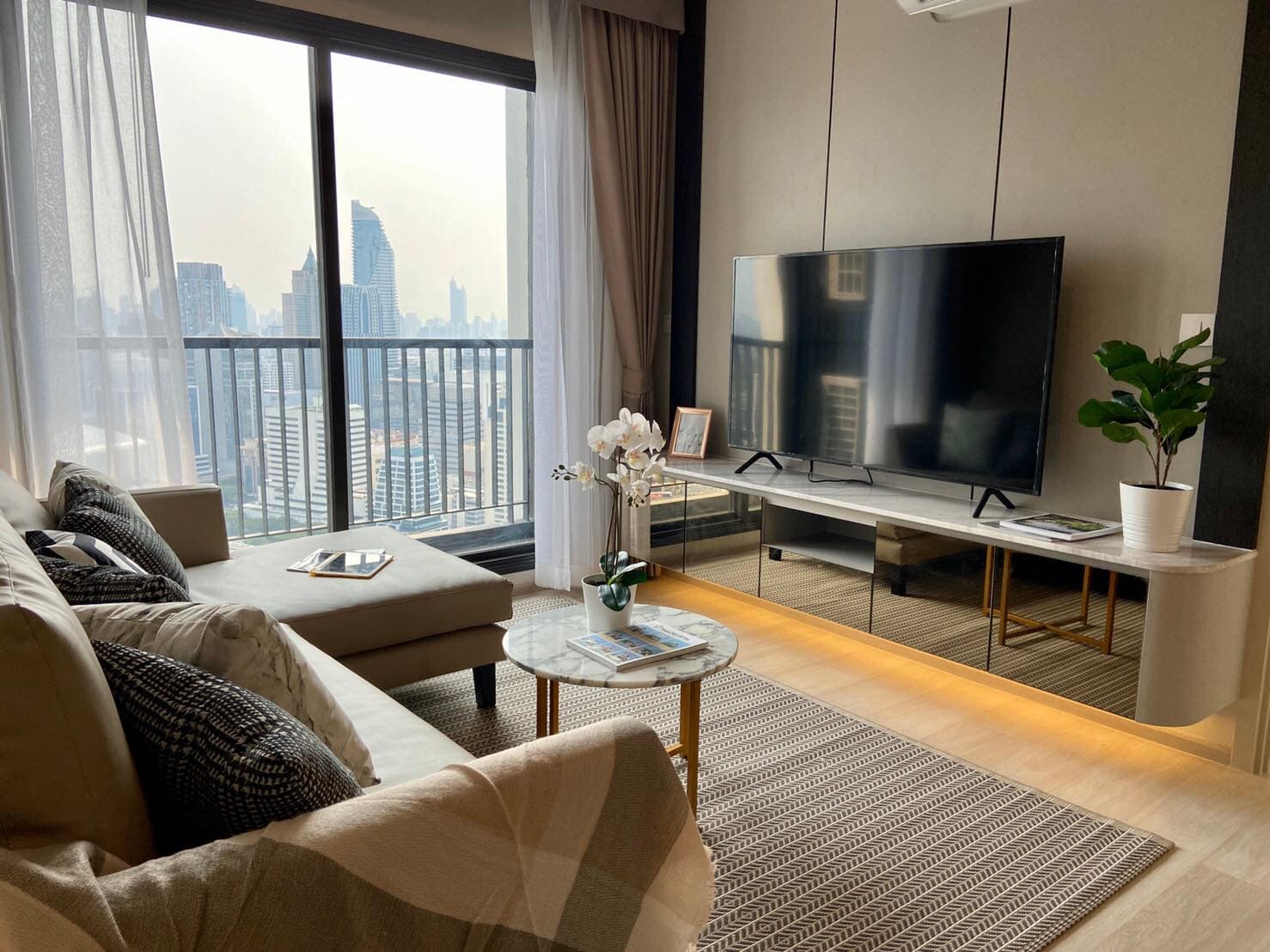 1530 – 110_living_room.jpg