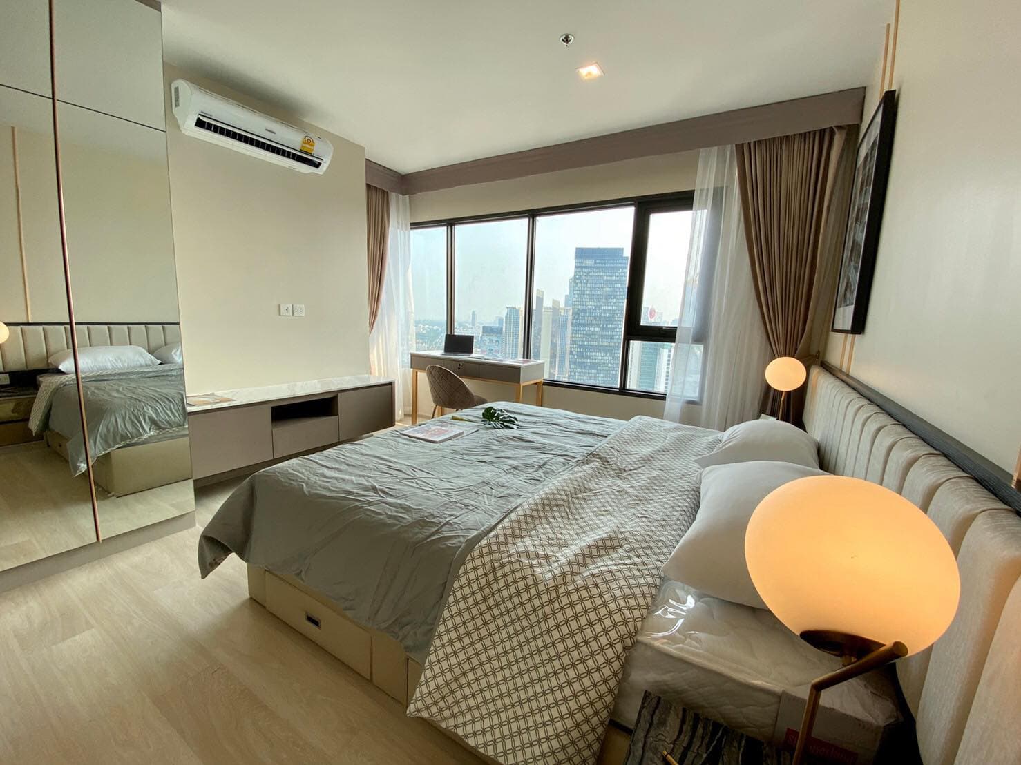 1530 – 202_bedroom.jpg