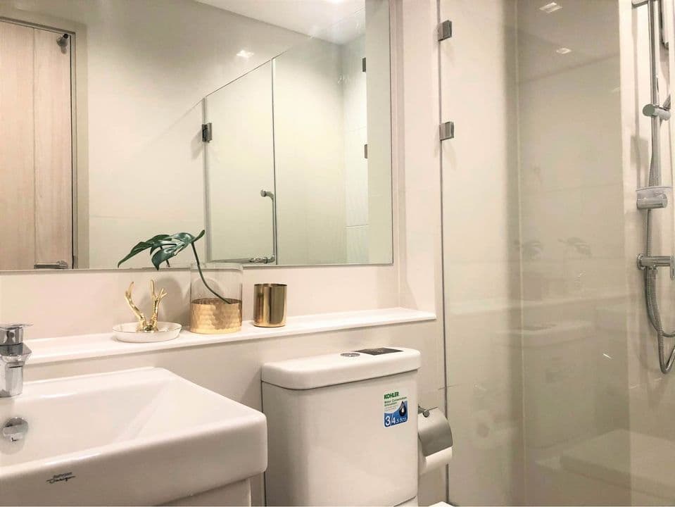 1531 – 301_bathroom.jpg