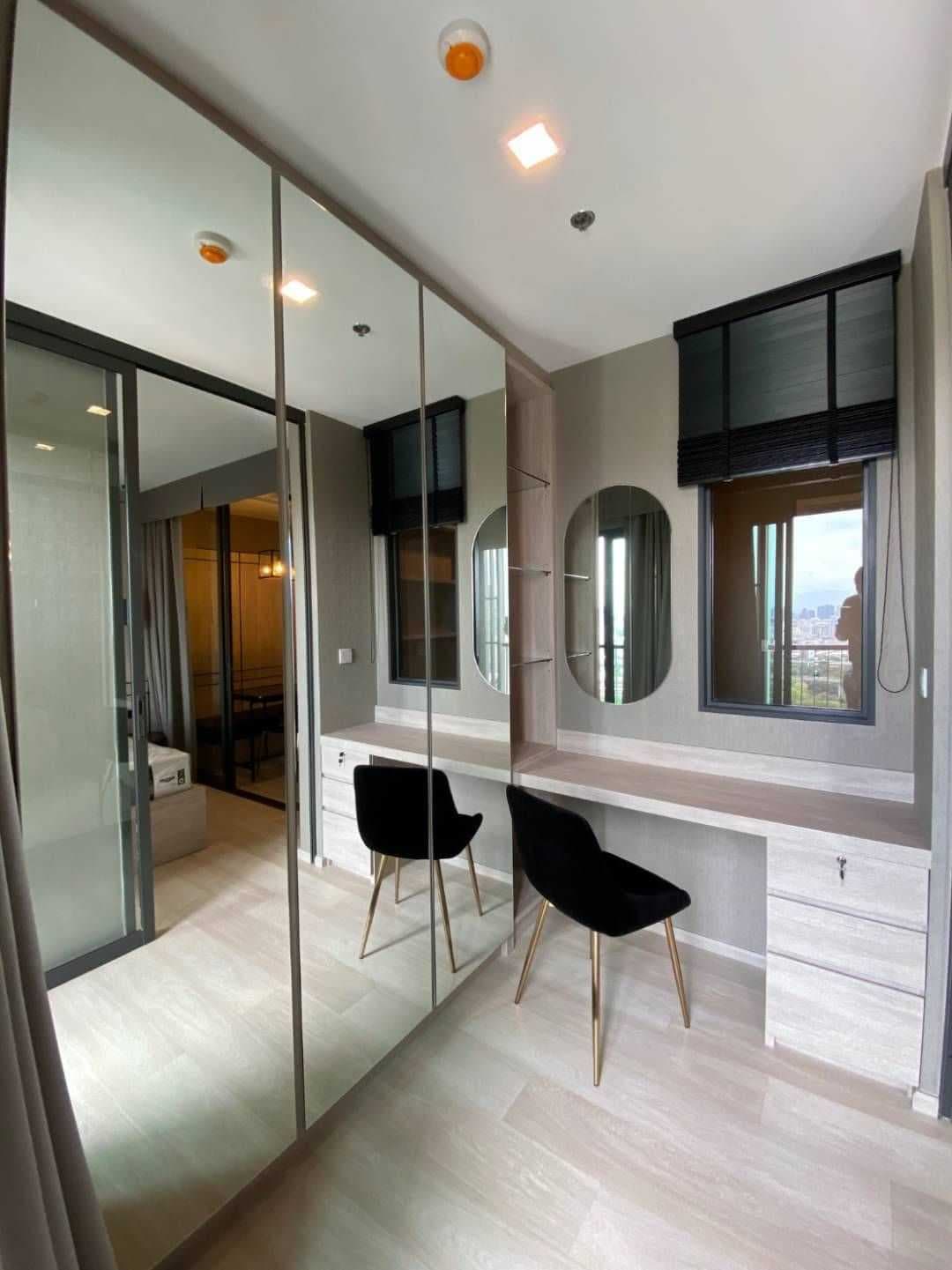 1532 – 102_living_room.jpg