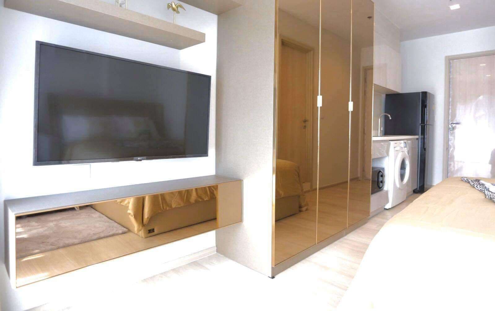 1533 – 103_living_room.jpg
