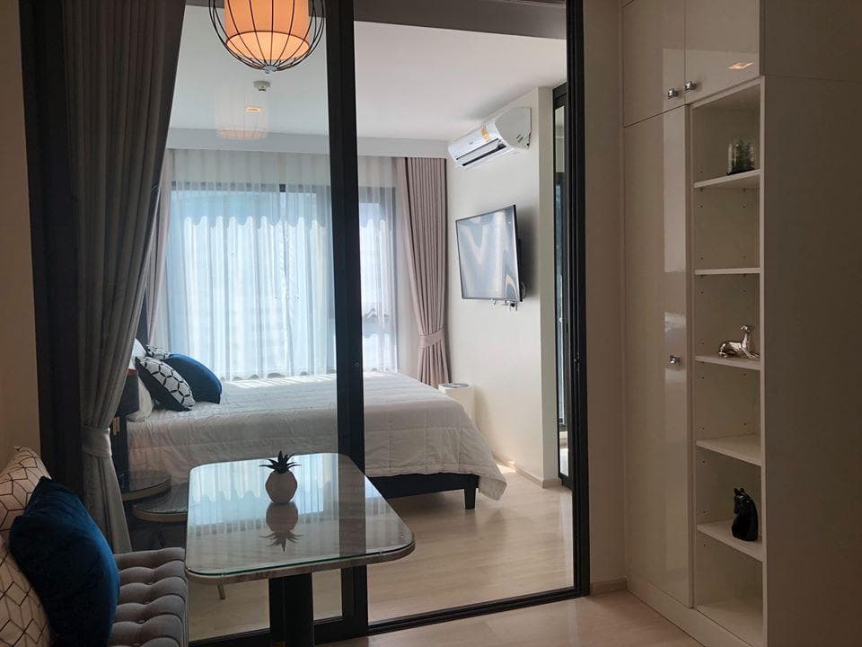 1535 – 105_living_room.jpg