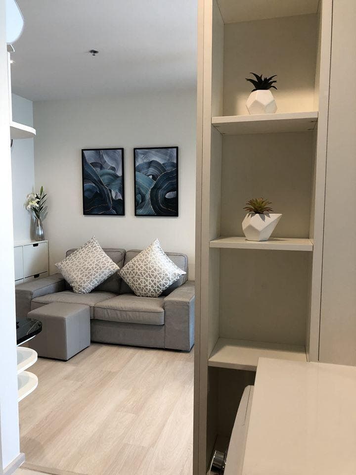 1535 – 107_living_room.jpg