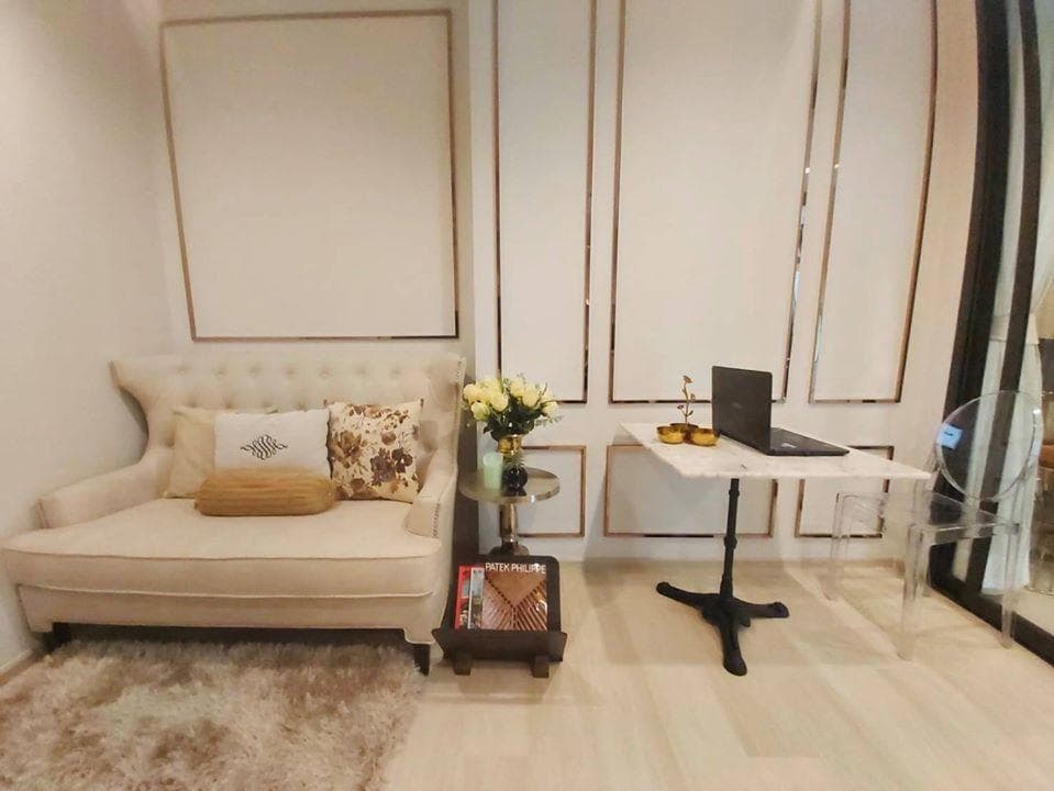 1539 – 102_living_room.jpg