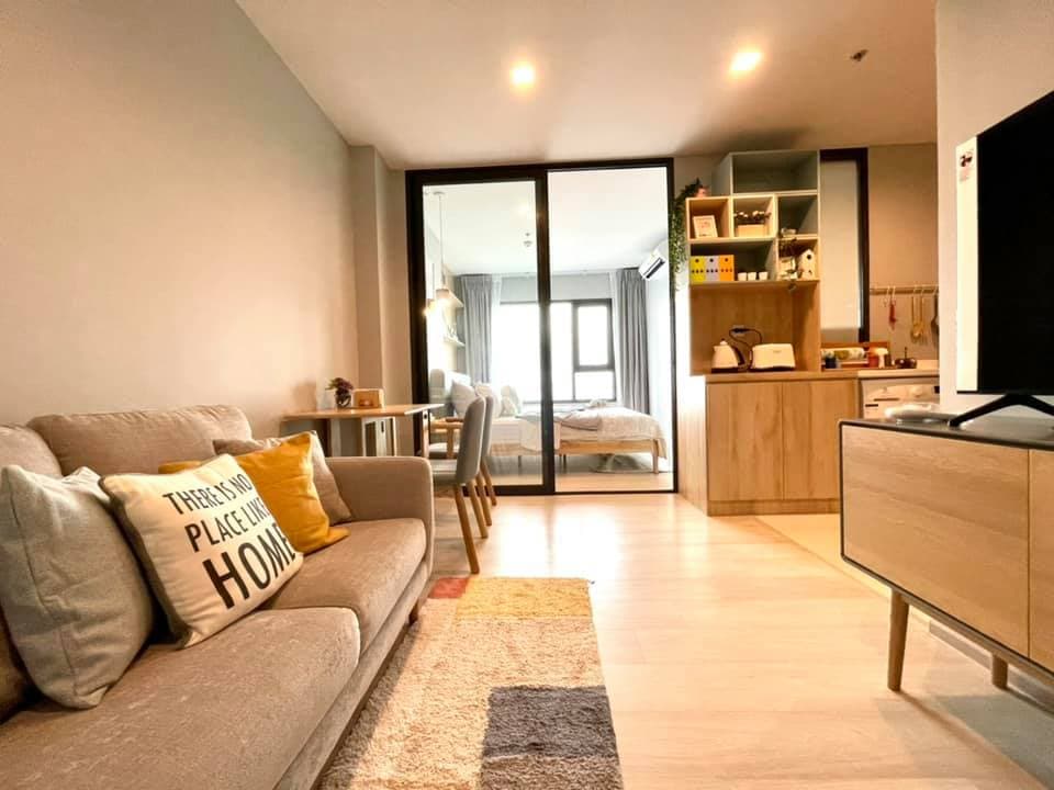 1541 – 101_living_room.jpg