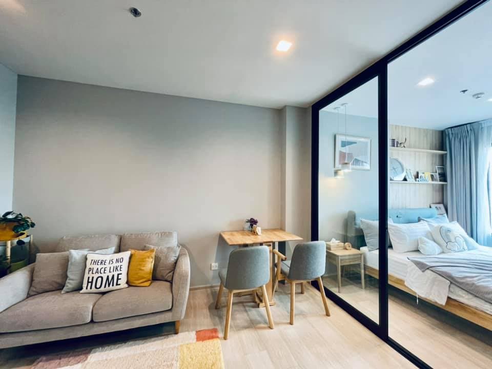 1541 – 102_living_room.jpg