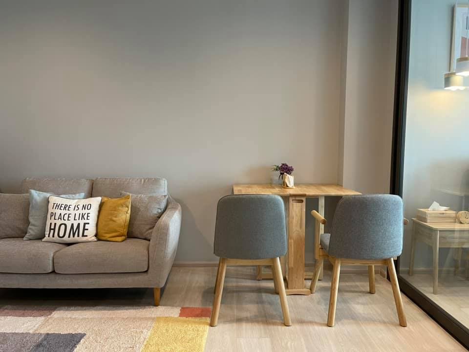 1541 – 104_living_room.jpg