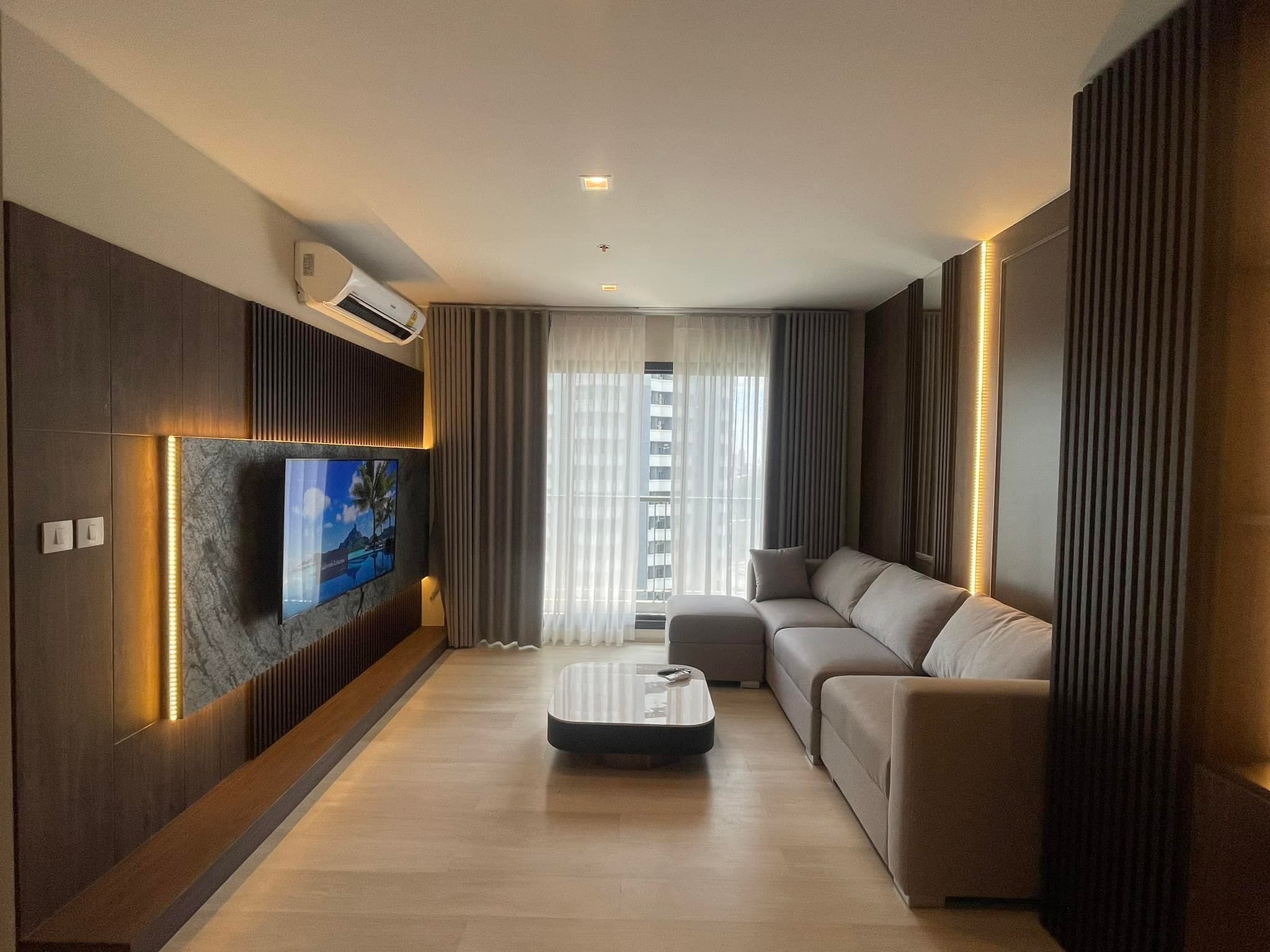 1542 – 104_living_room.jpg