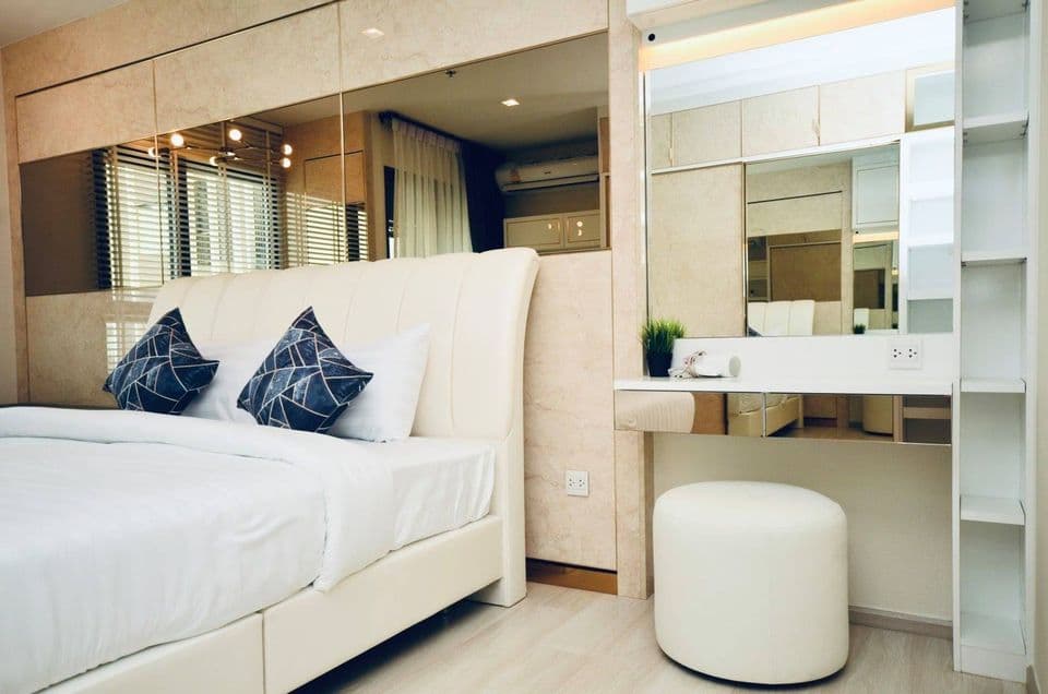 1544 – 101_living_room.jpg