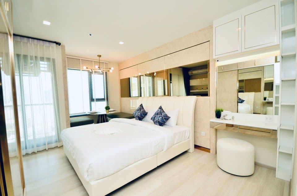 1544 – 201_bedroom.jpg
