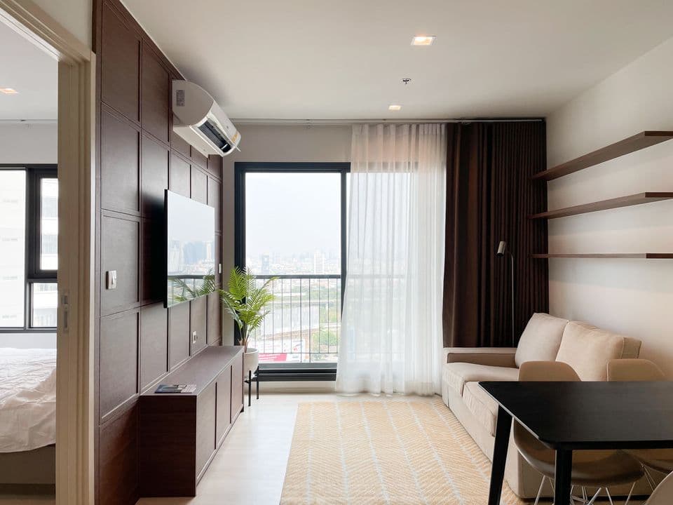 1549 – 101_living_room.jpg