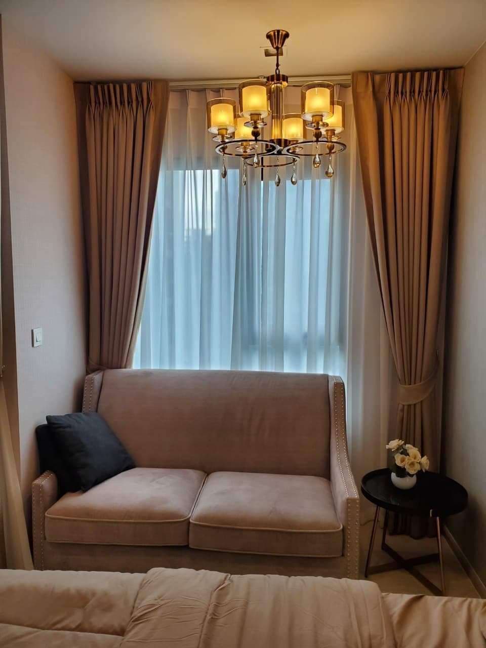 1551 – 104_living_room.jpg