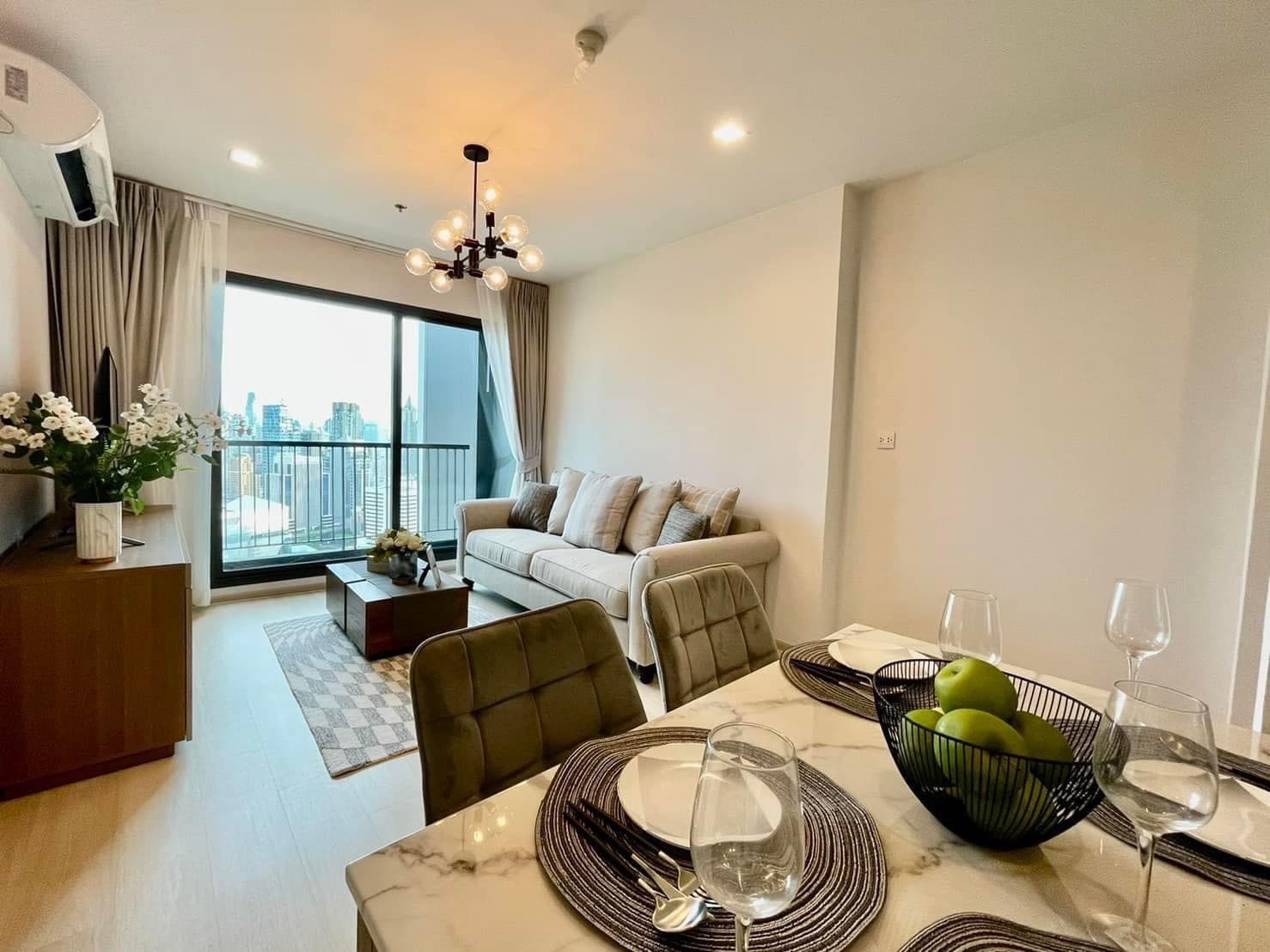 1552 – 107_living_room.jpg