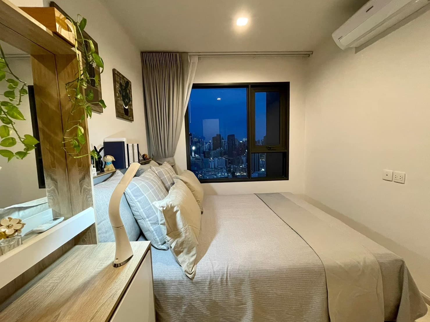 1552 – 203_bedroom.jpg