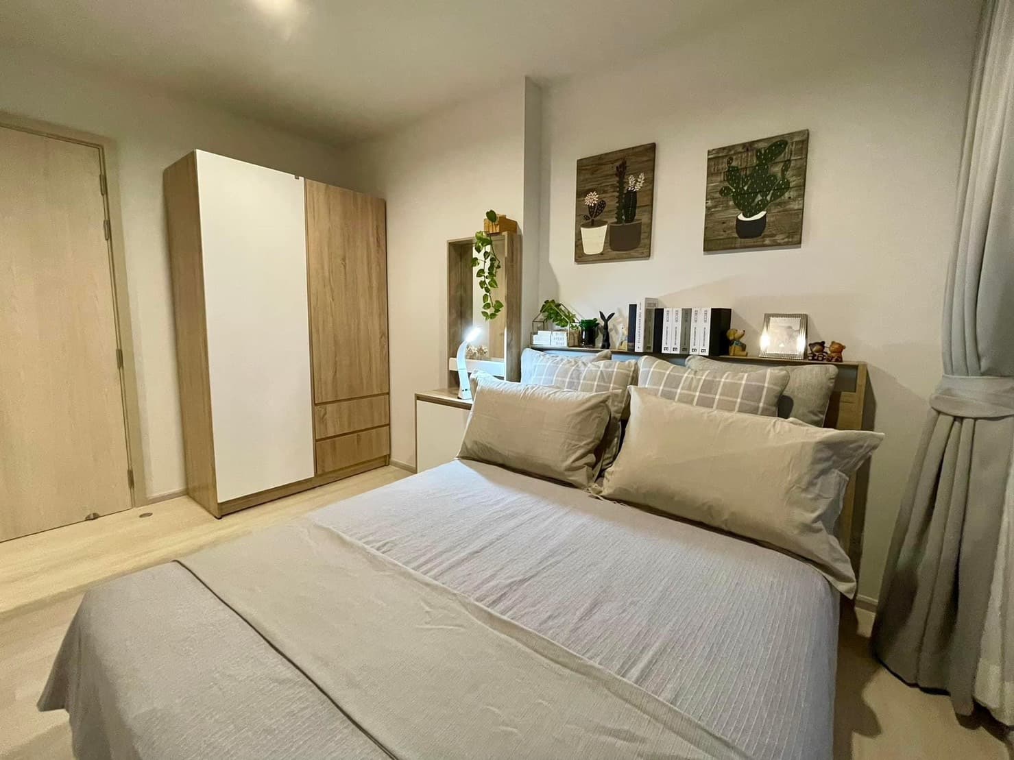 1552 – 205_bedroom.jpg