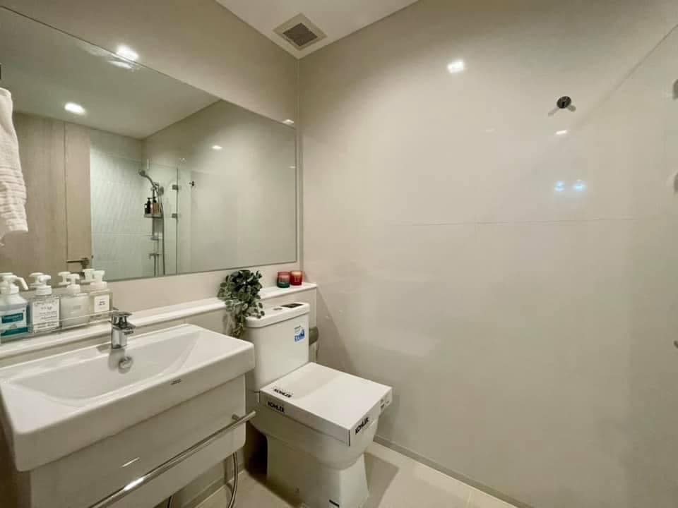 1552 – 301_bathroom.jpg