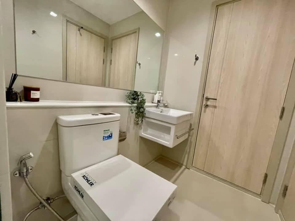 1552 – 303_bathroom.jpg
